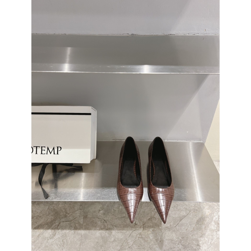 Other flat shoes